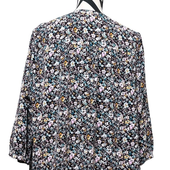 Torrid Haper Floral Bloomcore Sz 2 V-Neck Blouse - Picture 9 of 11